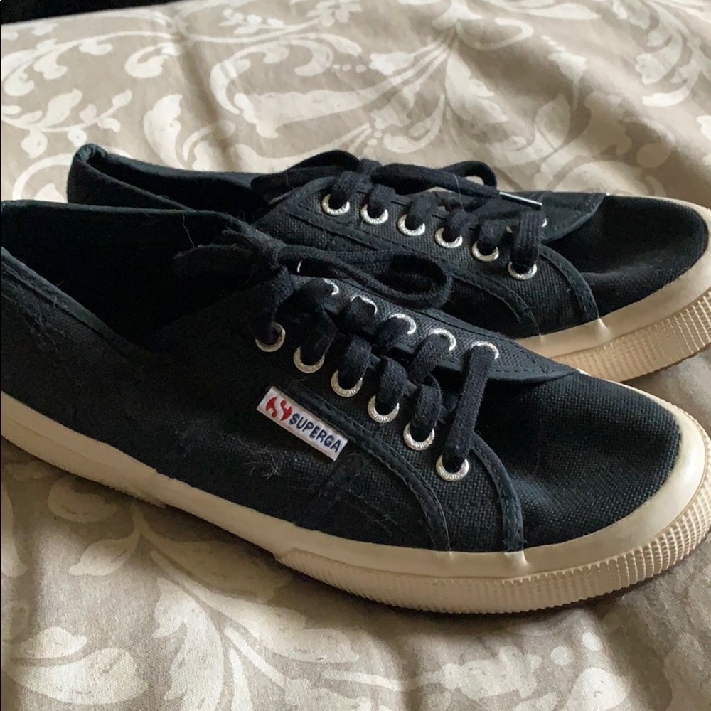 Black lace up supergas